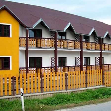 Motel pod Stromíšom Vlachovo Exteriér fotografie